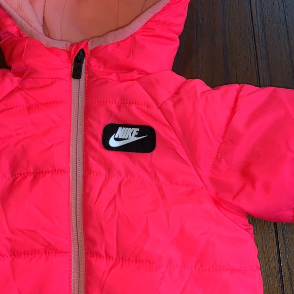 NWOT Nike Baby Puffer Snowsuit Bright Neon Racer Pink - Picture 4 of 9